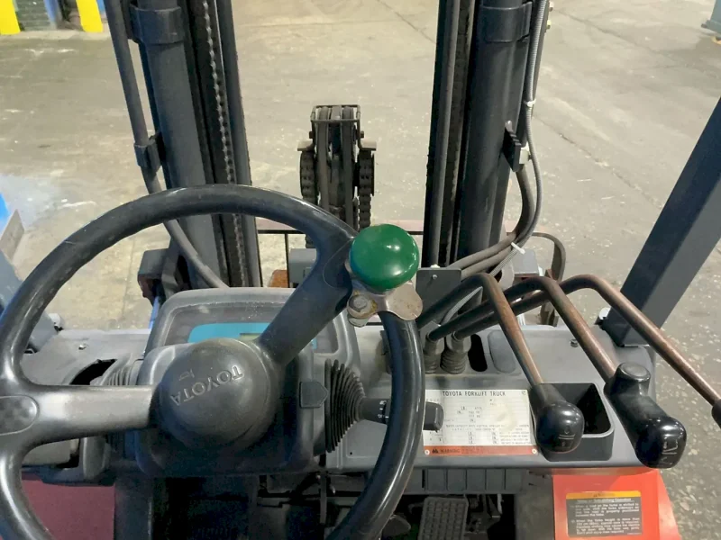 TOYOTA 4950 LBS PROPANE FORKLIFT  -  7FGCU25