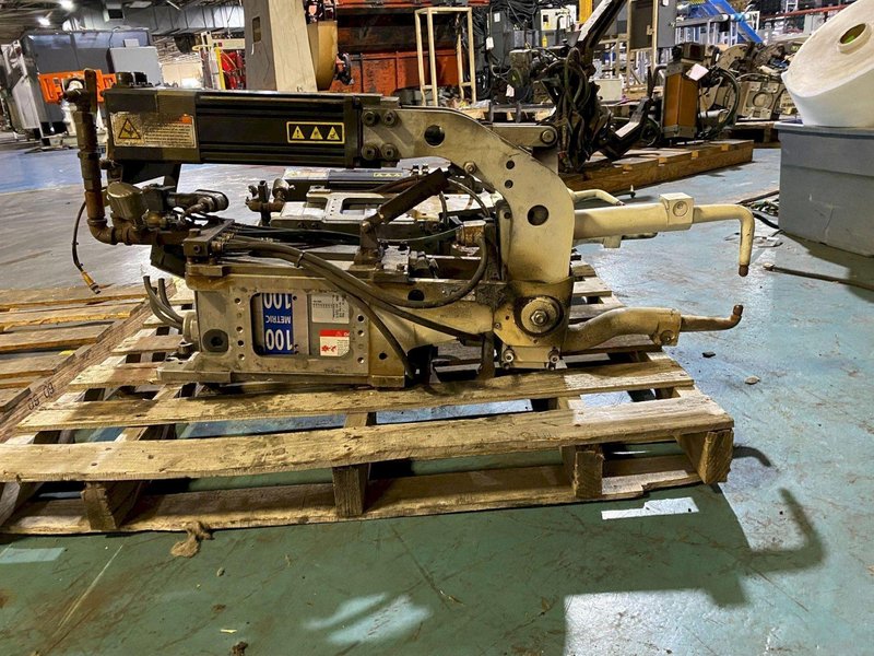 MILCO 665-12003-132 Pinch Type Weld Gun USED