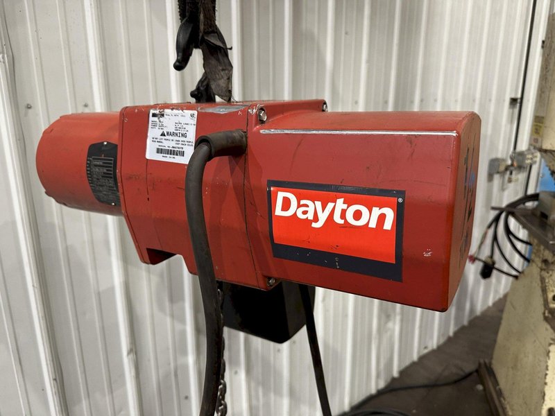 1/2 TON DAYTON ELECTRIC CHIAN HOIST : STOCK #77768