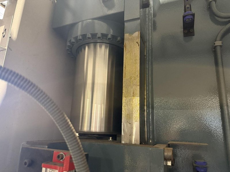 Durma AD-S - 175 ton x 3700 mm CNC