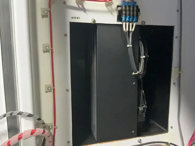 Allen-bradley 1336 Plus Ii Sensorless Vector Variable Frequency Drive - 1336f-bp300-an-en909-l6-ncm-mx909