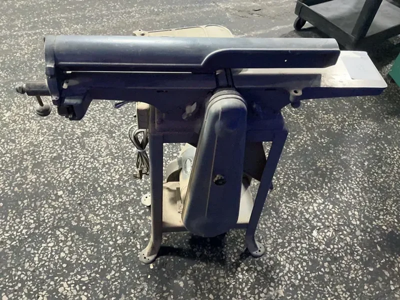 DELTA 4”X32.5” JOINTER  -  NJ-227