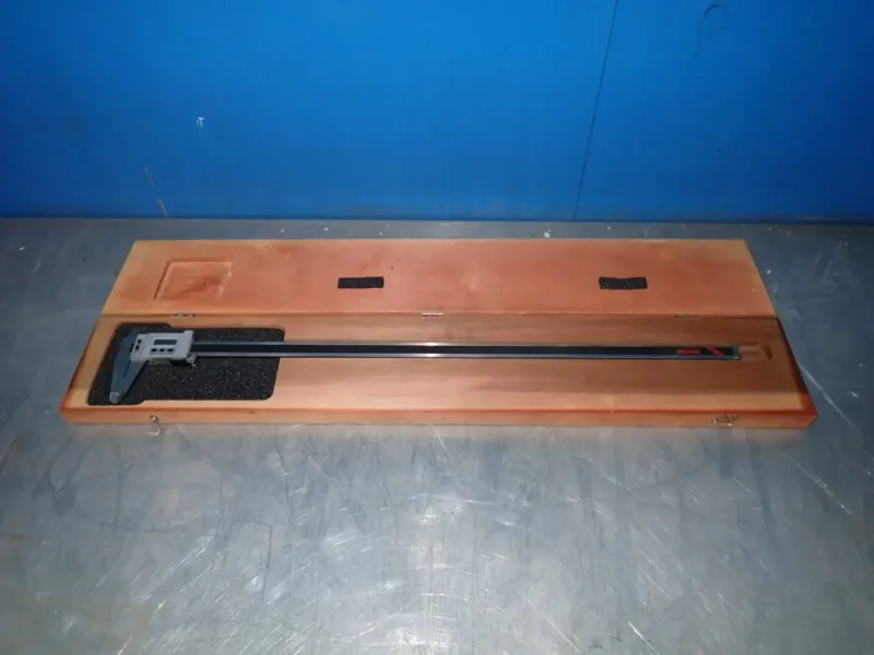 STARRETT 26" TOTAL CALIPER LENGTH DIGITAL CALIPER W/CASE  -  721
