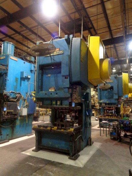 200 TON NIAGARA MODEL #SG2-200-60-30 DOUBLE CRANK GAP PRESS: STK 68195