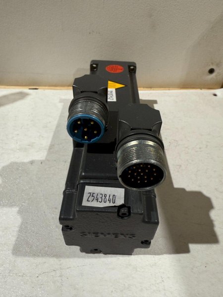 SIEMENS 1FT6021-6AK71-4AGO SERVO MOTORS NEW NO BOX