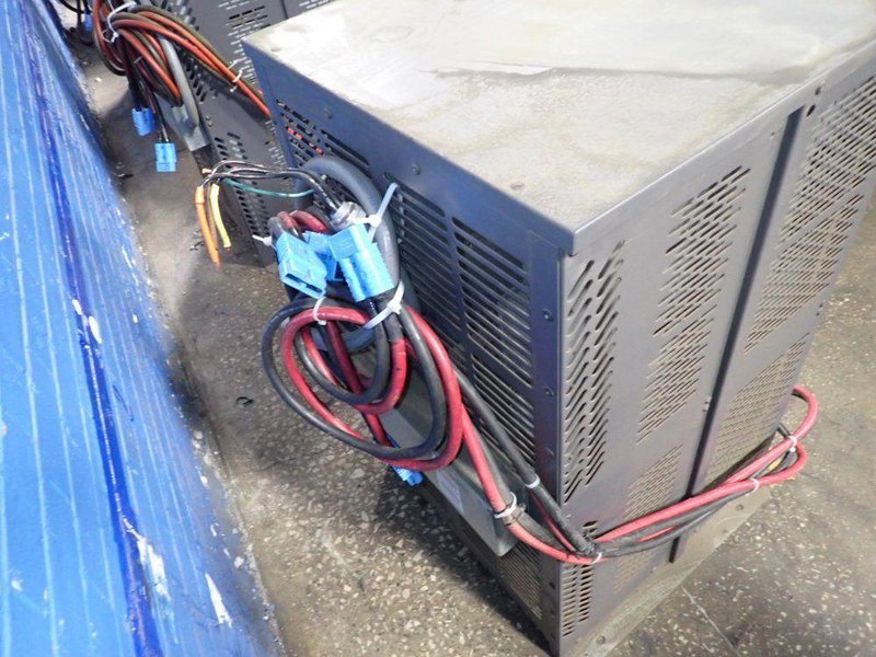 ENERSYS 24 V / 900 AH BATTERY CHARGER   -  EM3-12-900