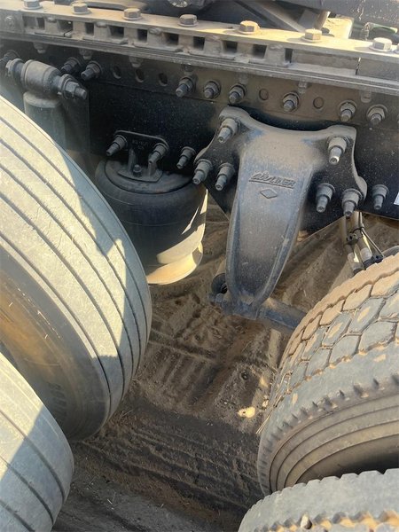 2020 Freightliner CA126SLP - Cascadia  3AKJHHDR2LSLR4945