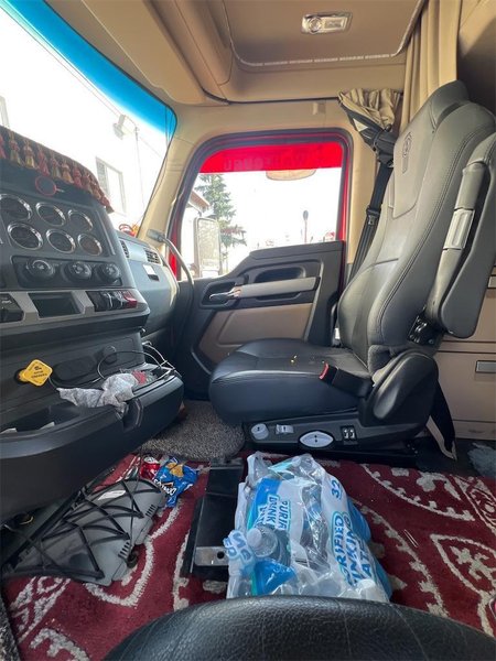 2022 Kenworth T680 1XKYD49X5NJ489855