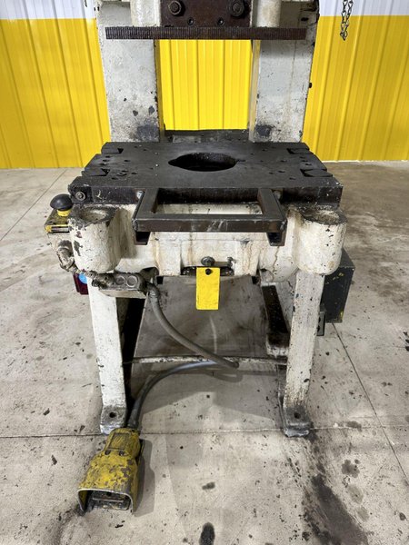 32 TON MINSTER MODEL #4 OBI PRESS, 4" STROKE: STOCK #20172