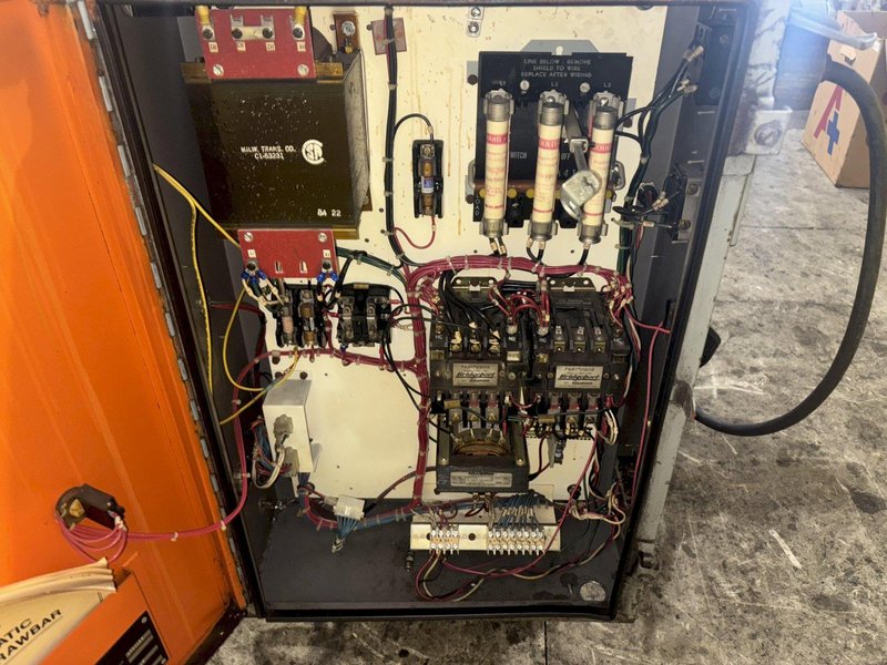 1.5 HP BRIDGEPORT 2 AXIS  CNC VERTICAL RAM TYPE MILL WITH PROTOTRAK PLUS CONTROL: YOBRO #24118