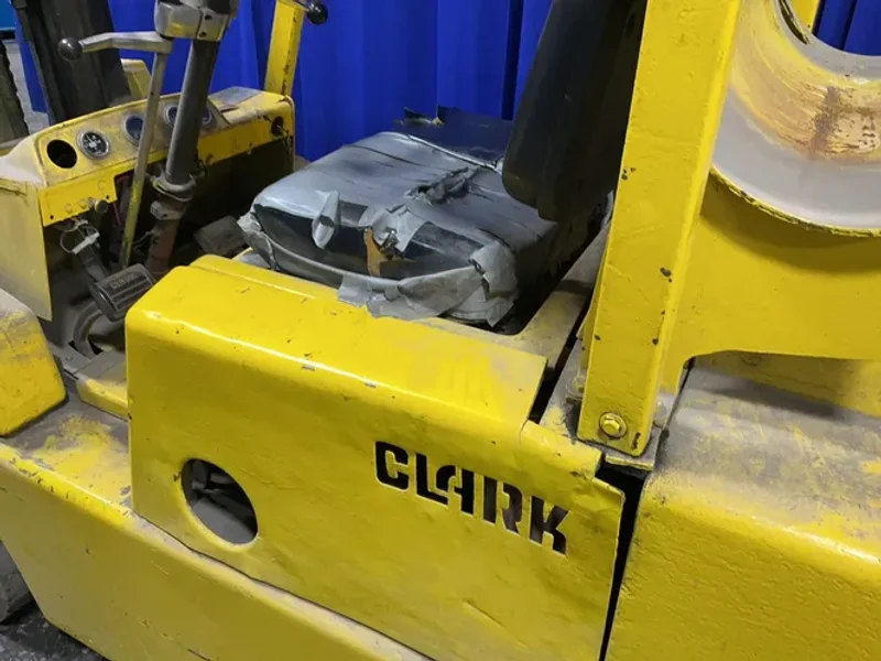 CLARK EQUIPMENT 6000 LBS PROPANE FORKLIFT  -  C500 600