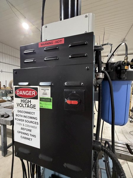 SWI TRAK DPMSX 2P, 3 Axis CNC Bed Mill