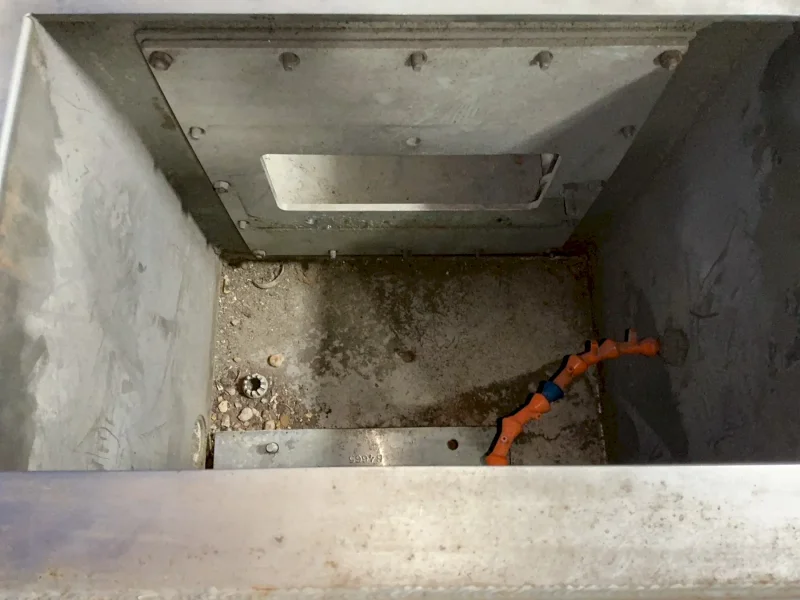 CONAIR 15” X 240” X 13” VACUUM TANK