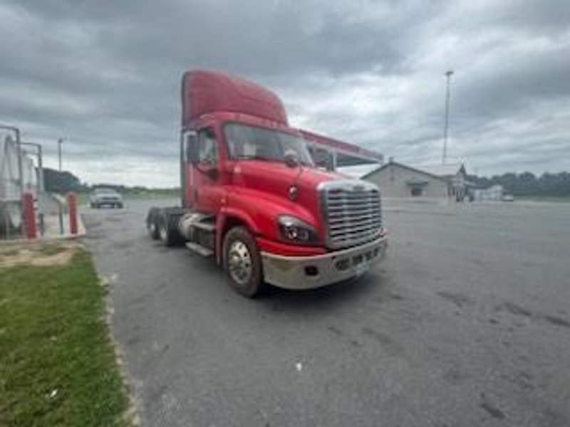 Freightliner Cascadia 125 Day Cab, 2018 – Detroit DD15, 10-Speed Manual
