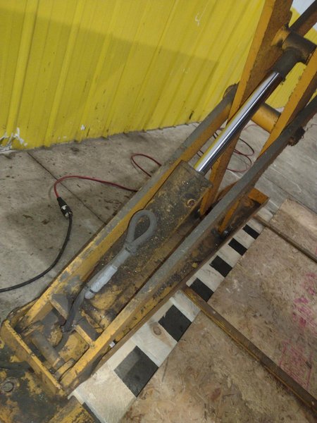 2,000 LBS X 96" X 72" ECONOLIFT MODEL #DT-SL38-20 LIFT TABLE: YOBRO #24990