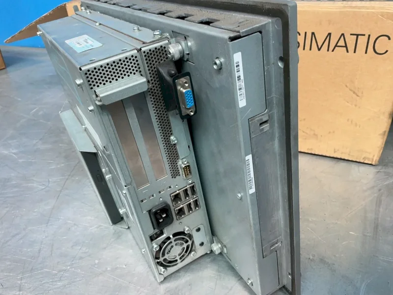 SIEMENS SIMATIC HMI IPC677C  -  6AV7892-0FD21-1AB0