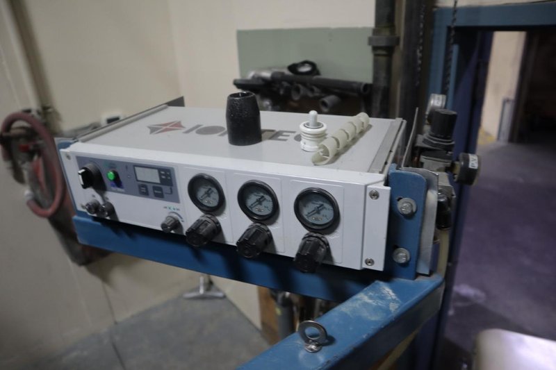 Therma-Tron-X Powder Coating Booth with Parker Ionics GX700M Elextrostatic Pain Controls- Auction Item