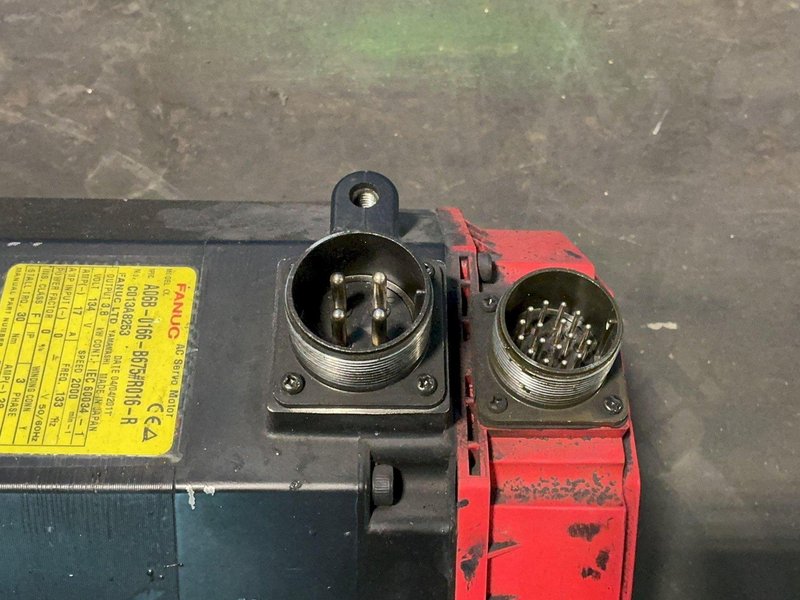 FANUC 2000RPM AC SERVO MOTOR  -  A06B-0166-B675#R016-R