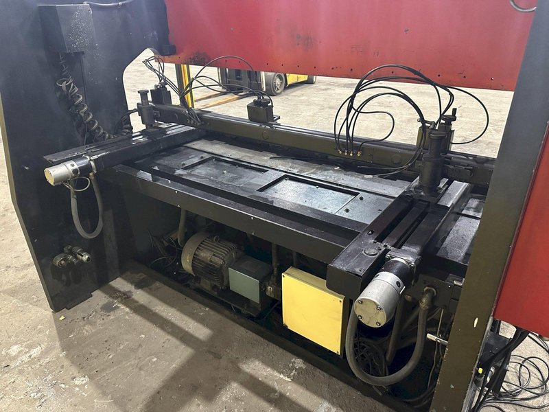 80 TON x 8' AMADA MODEL #RG-80 HYDRAULIC PRESS BRAKE NC9-EX CONTROL: STOCK #19753