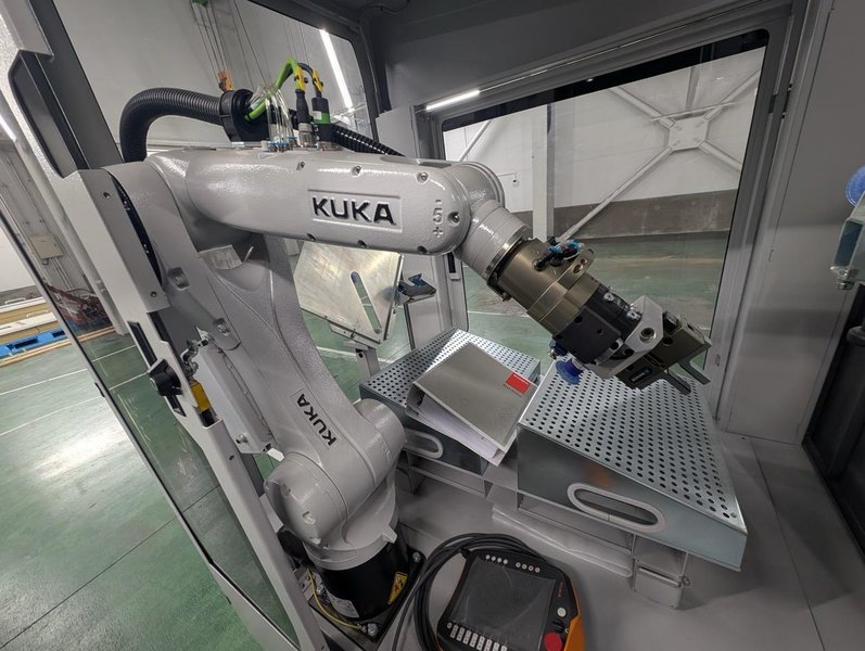 44 Ton x 3.5′ Bystronic Xpert 40/1030 CNC Hydraulic Press Brake, 2019 – w/ KUKA KR10R1100 Robot, 6 Axis Backgauge