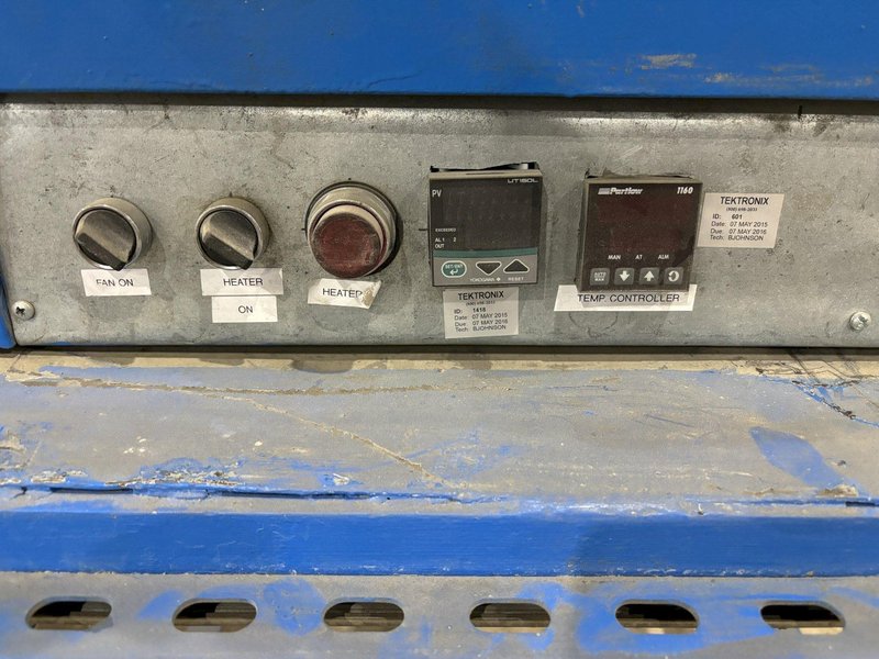 550 DEGREE X 18" X 18" BLUE M MODEL #OV-18A ELECTRIC OVEN: STOCK #21066