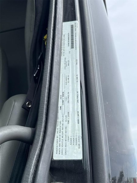 2024 Volvo VNL64T860 4V4NC9EH8RN656676