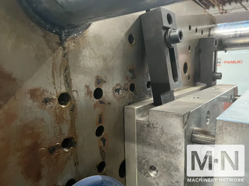165 TON 8.8 OZ CINCINNATI ROBOSHOT MODEL R165 ELECTRIC INJECTION MOLDING MACHINE MFG 1999