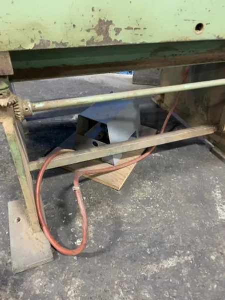 CHICAGO 11 TONS PRESS BRAKE   -  131