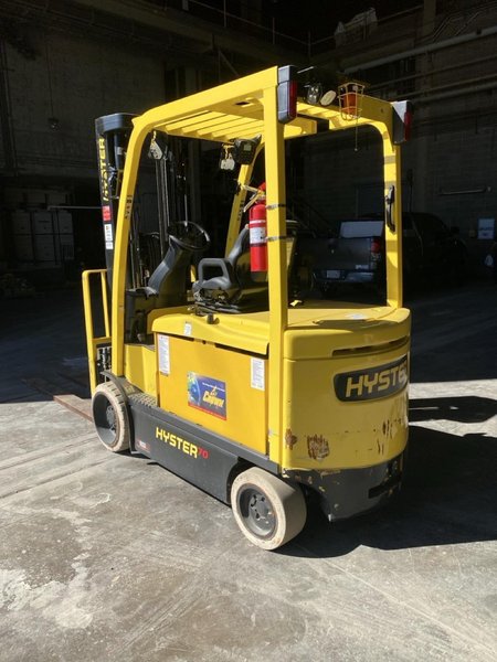 Hyster E70XN Electric Cushion Tire Forklift, 2020 – 7,000 lb Capacity, AC Drive, Sit-Down Rider