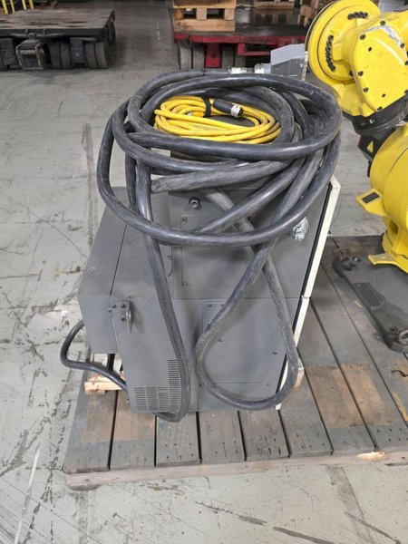 FANUC R-2000IC/210F ROBOT / R30IB CONTROLLER MISSING TEACH PENDANT USED