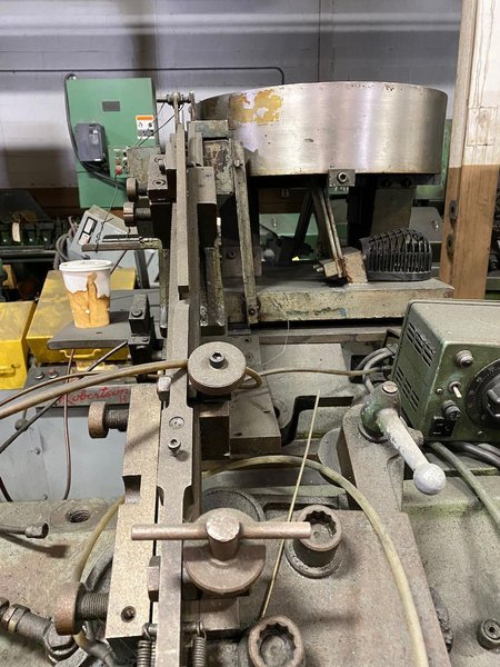 Sacma Model RU-1 Thread Roller