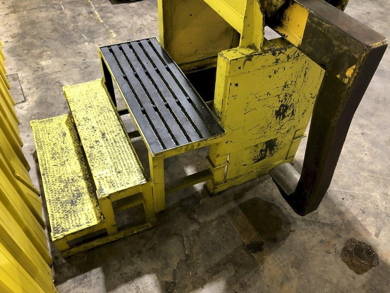 20,000 LB 10 TON BRADLEY MOTORIZED ROTAION COIL GRAB CLAW TYPE LIFT: STOCK #15816