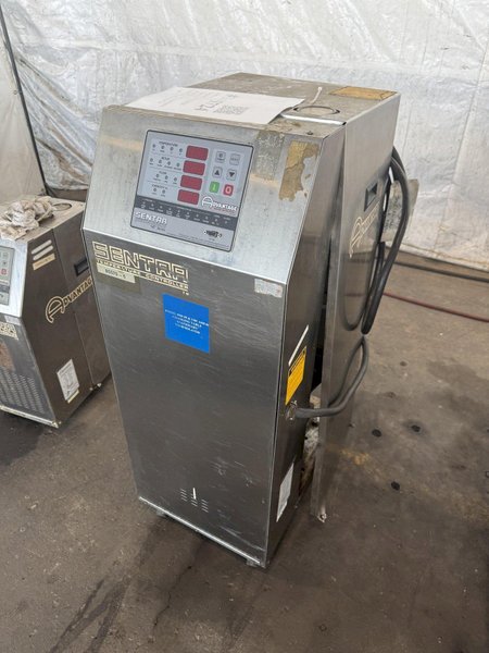 ADVANTAGE ENGINEERING WATER-CIRCULATING TEMPERATURE CONTROL UNIT. STOCK # 1115724