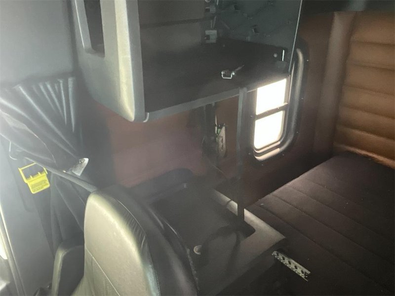 2021 Freightliner Cascadia 1FUJHHDR6MLMJ2151