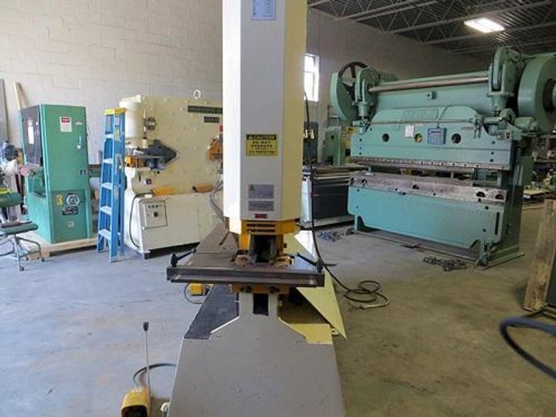 165 TON GEKA MODEL HYDRACORP 165S HYDRAULIC IRONWORKER