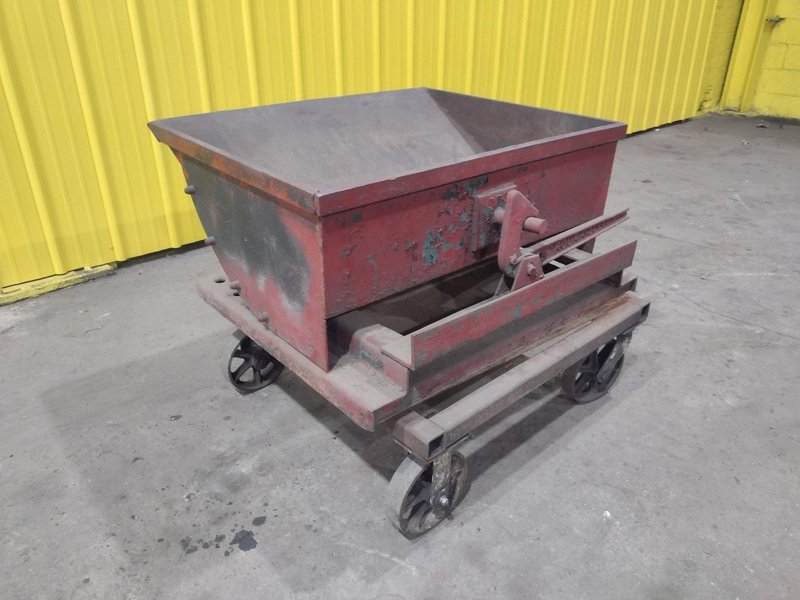 39&quot; X 38&quot; X 30&quot; ROLLING SHOP DUMP HOPPER: STOCK #19361