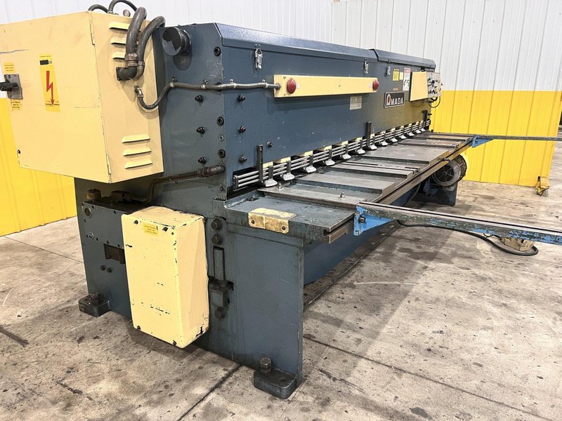 10&#039; x 3/16&quot; AMADA MODEL #M-3045 MECHANICAL POWERED SQUARING SHEAR: STOCK #21850