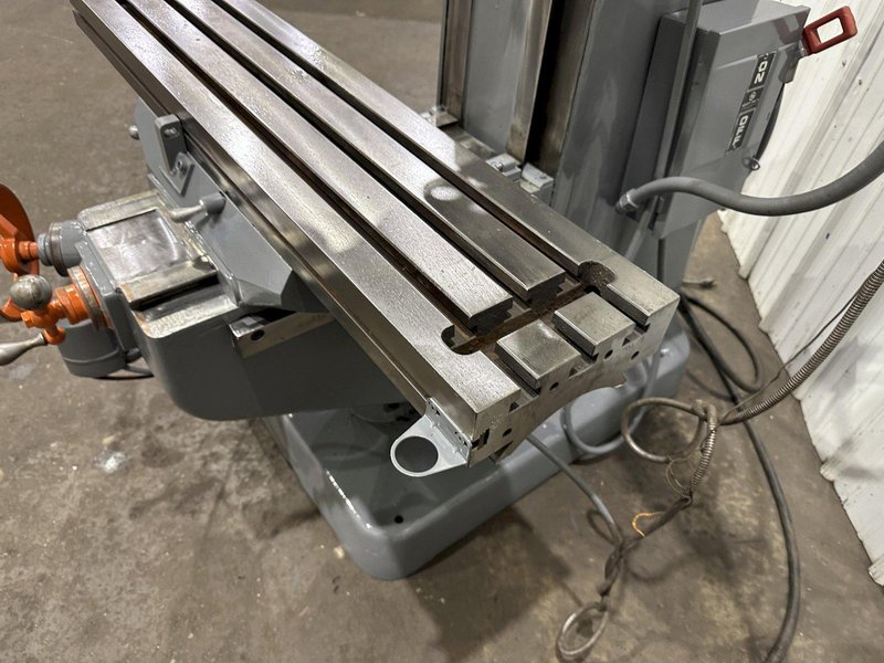 2 HP BRIDGEPORT RAM TYPE VERTICAL MILL: STOCK #76839