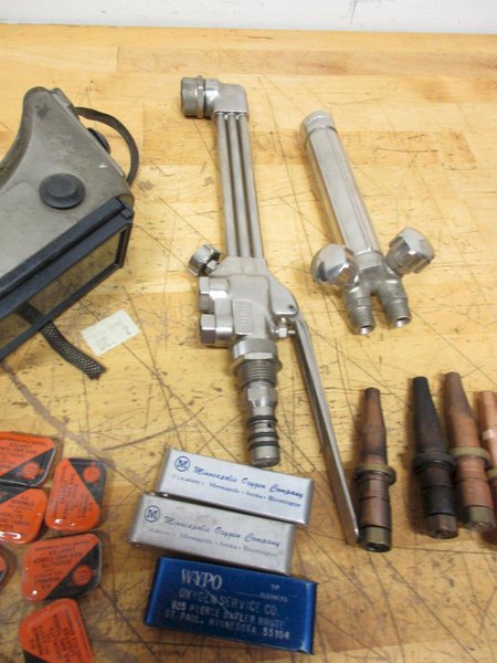 Smiths Oxy Acetylene Torch, Regulator, Nozzles, Tip Cleaners and Flint Stones- Auction Item