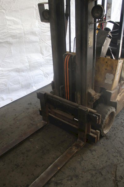 3700 LBS YALE GAS FORKLIFT: STOCK #75160