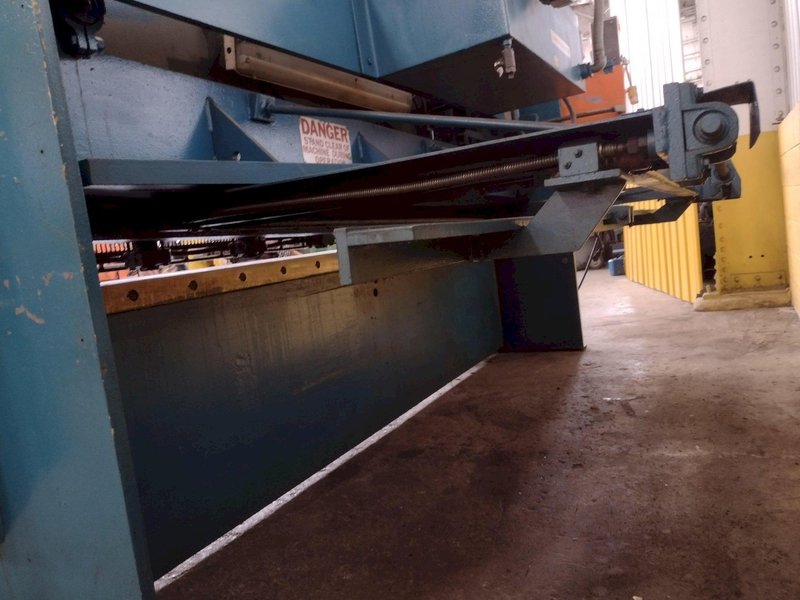 10' x 1/4" HTC MODEL 250-10A HYDRAULIC SHEAR: STOCK #19778