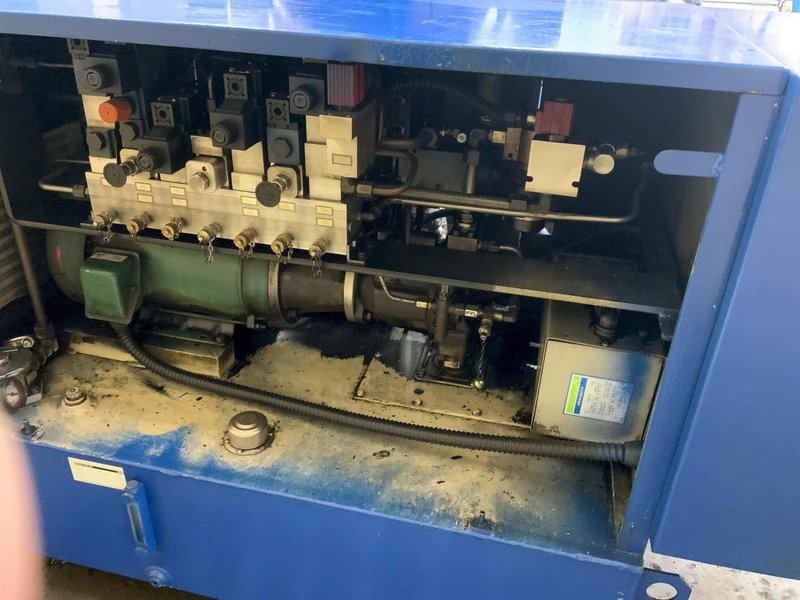 18" X 20" MARVEL MODEL #81APC II VERTICAL BAND SAW: STOCK #80861