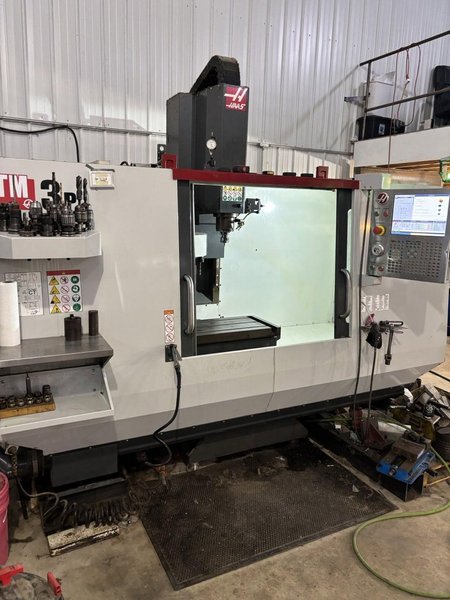 Haas TM-3P CNC Mill, 2017 – Low Hours, Chip Auger, Coolant System, IPS