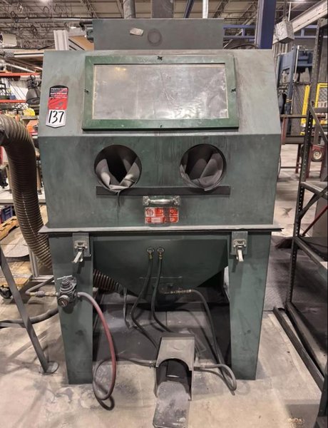 TRINCO 404X40SE DELUXE BLAST CABINET W 600RC MEDIA COLLECTOR. STOCK # 0653626
