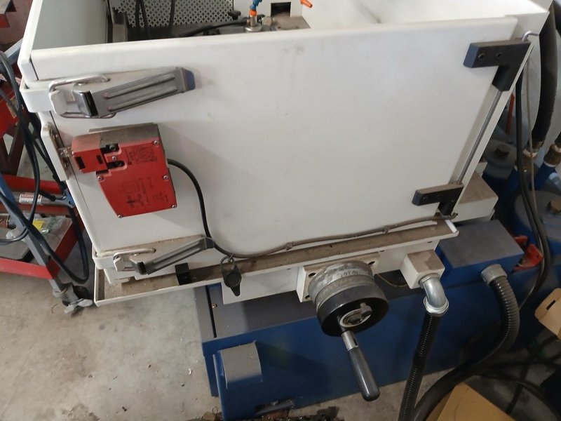 Chmer 323Z ZNC EDM, 2021 – Fire Suppression, 3R Macro Chuck, Macro Pallets