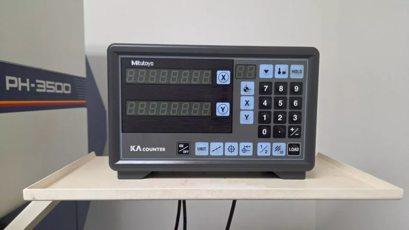 14" MITUTOYO Model PH-3515F Bench Top Comparator, s/n 000931412.