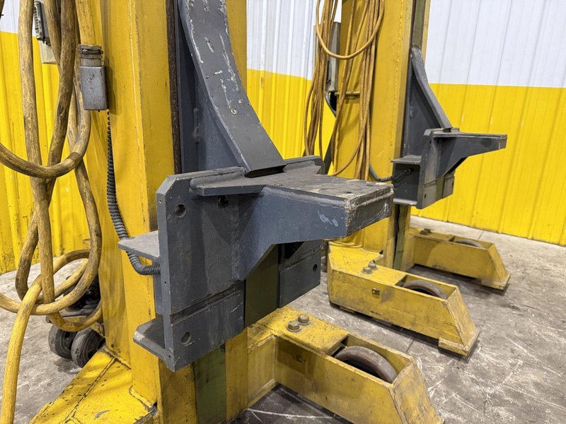 (4) 15 TON SEFAC MODEL #M120BF2000 MOBILE RAIL CAR / LOCOMOTIVE JACK LIFTS, 120,000 LBS TOTAL: YOBRO #23868