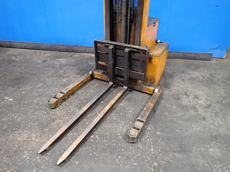 BIG JOE 3000 LBS ELECTRIC PALLET JACK   -  PDM-30-106