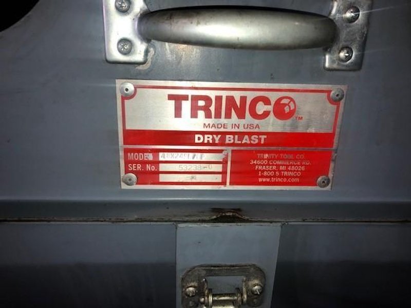 TRINCO DRY BLASTING CABINET WITH DUST COLLECTOR STOCK #2926