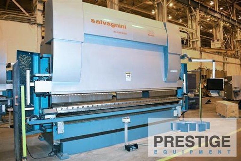 Salvagnini 242 Ton x 13&#039; 7-Axis B3-220/4250 CNC Hydraulic Press Brake